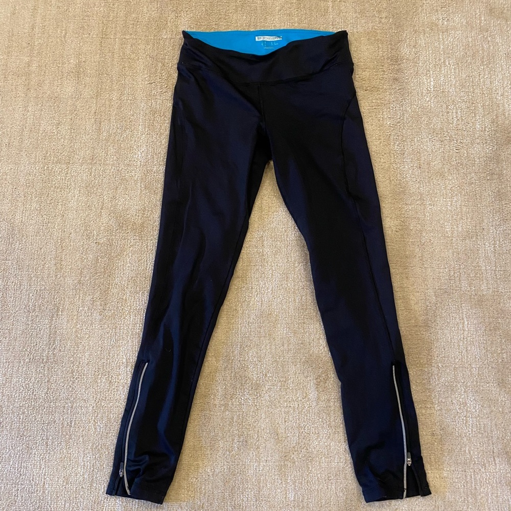 Forever 21 Activewear Black Leggings with Zipper Accents - Size M